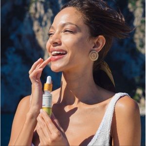 TRULY GLOAT LIP PLUMPING SERUM